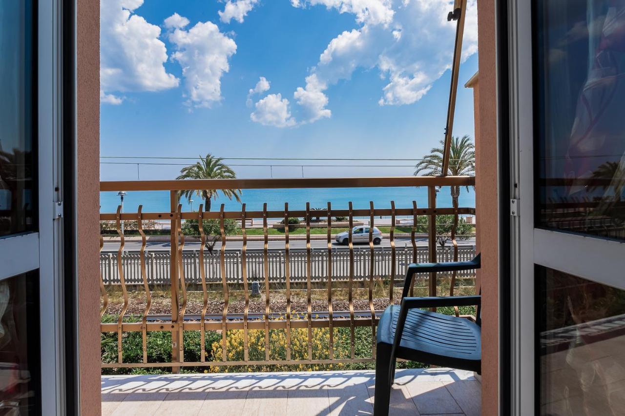 Residence Villa Alda ピエトラ・リーグレ エクステリア 写真