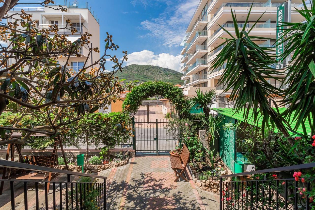 Residence Villa Alda ピエトラ・リーグレ エクステリア 写真