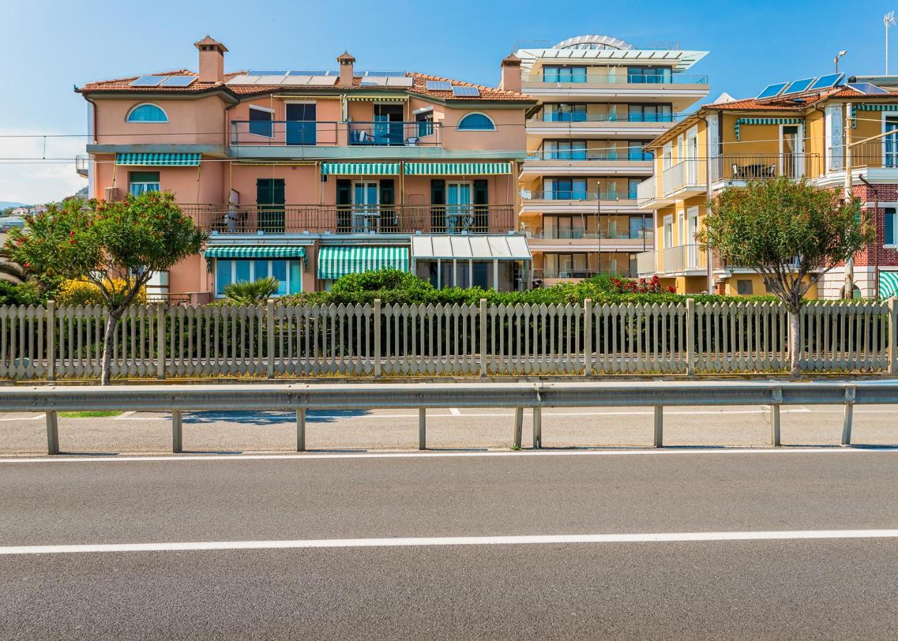 Residence Villa Alda ピエトラ・リーグレ エクステリア 写真